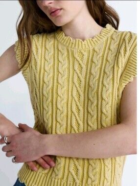Women’s Cable-Knit Sleeveless Sweater - Yellow